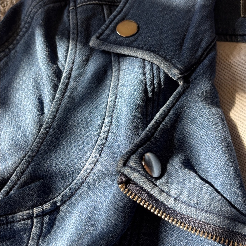 BLANK NYC Denim Moto Jacket Small Blue Zip Front Fitted Biker Style Jean Jacket - Picture 9 of 16
